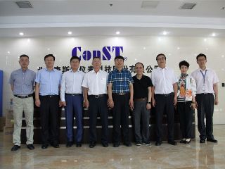 中儀協(xié)、京儀集團(tuán)和國投創(chuàng)新領(lǐng)導(dǎo)一行蒞臨康斯特考察
